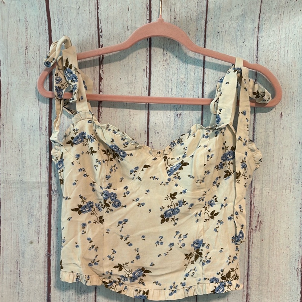 NWOT ASTR the Label Floral Bodice Tank - Cream and Blue